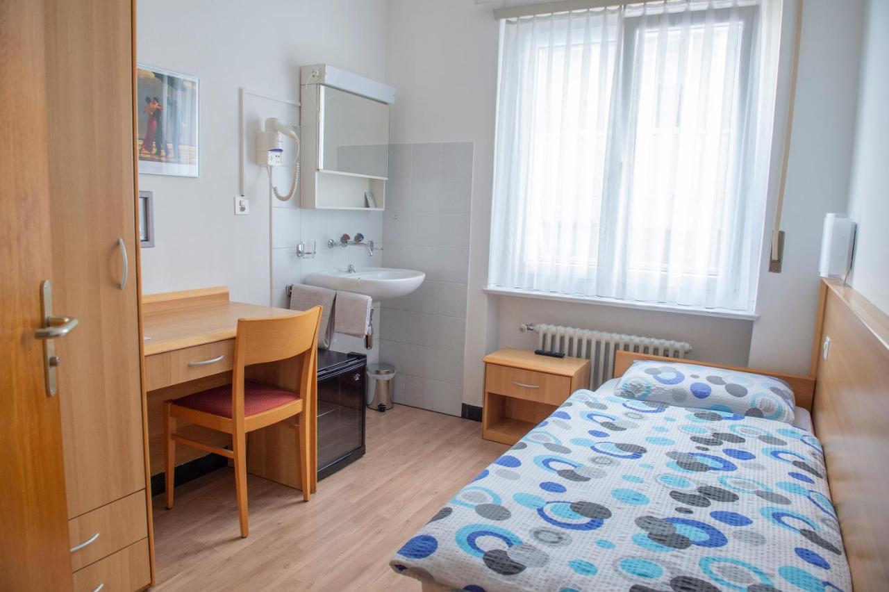 Garni Moderno Hotel Bellinzona Ngoại thất bức ảnh